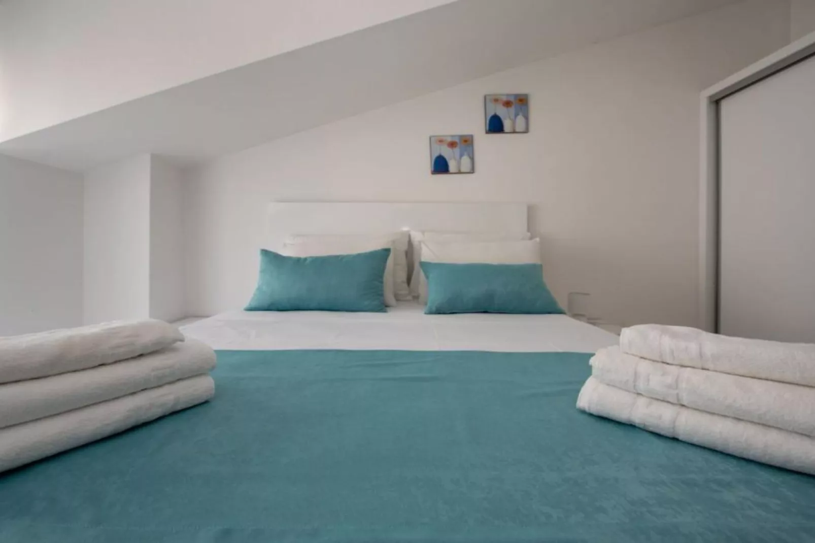 Villa Tomi -  Studio With Sea View (2) - Slaapkamer