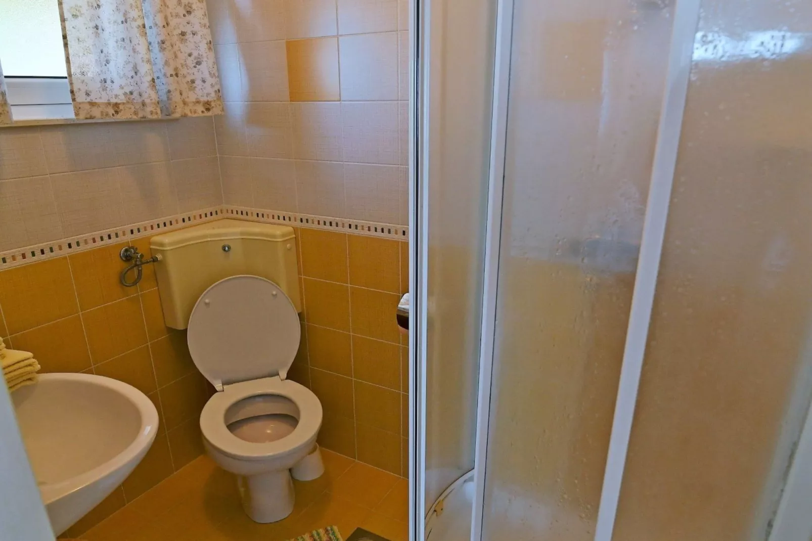 Scenic Retreat Rooms and Family Apartments - Double Room with Balcony and Sea View 3 - Badkamer