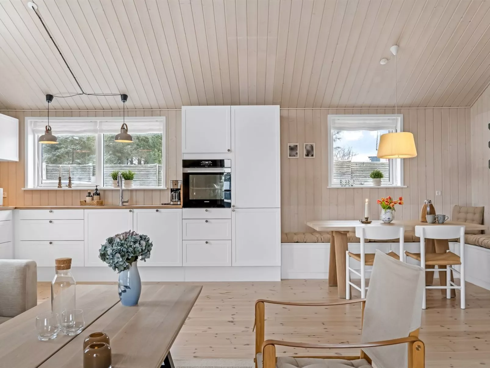 "Fridhild" - 450m from the sea - Binnen