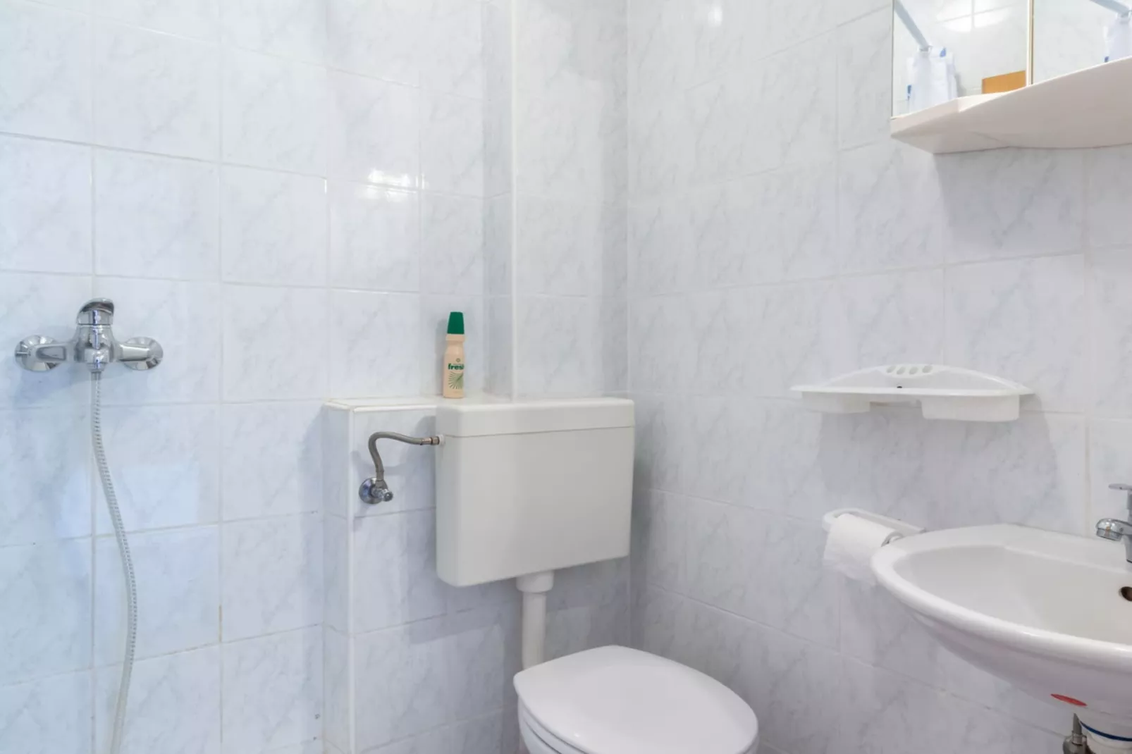 Charming Trogir Apartments with Balcony - One Bedroom Apartment with Balcony - Badkamer