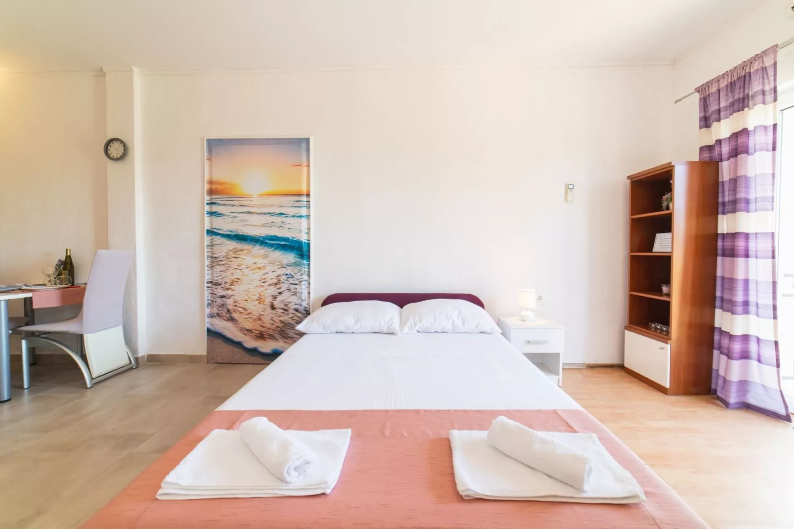 Tranquil and Stylish Apartment Kastel Novi - Studio Apartment with Garden - Slaapkamer