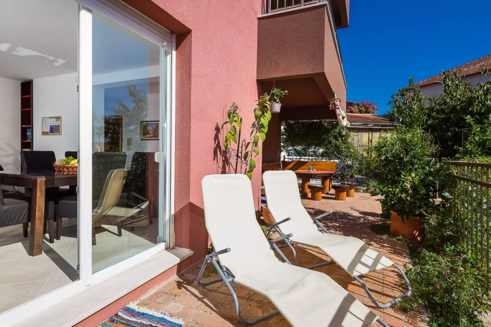 Elegant Hideaway Apartment with Pool - Two Bedroom Apartment with Pool - Terrasbalkon