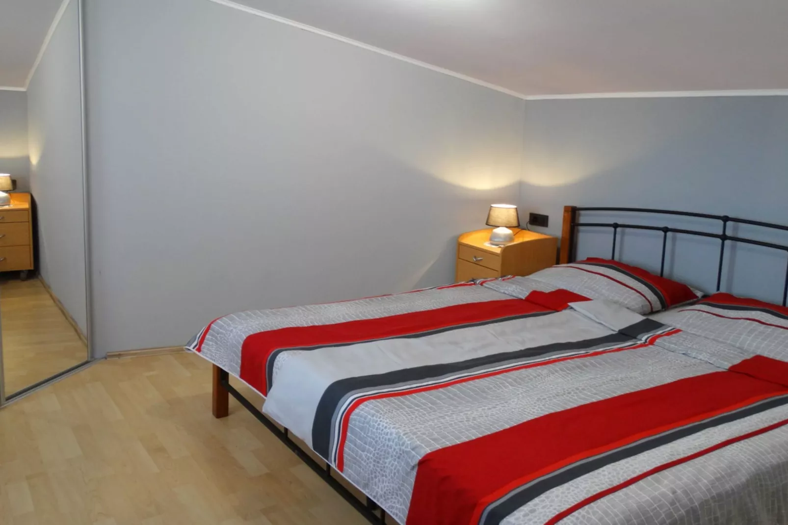 Scenic and Sunny Apartments with Sea View and Balcony - Two Bedroom Apartment with Balcony (owner veliki) - Slaapkamer