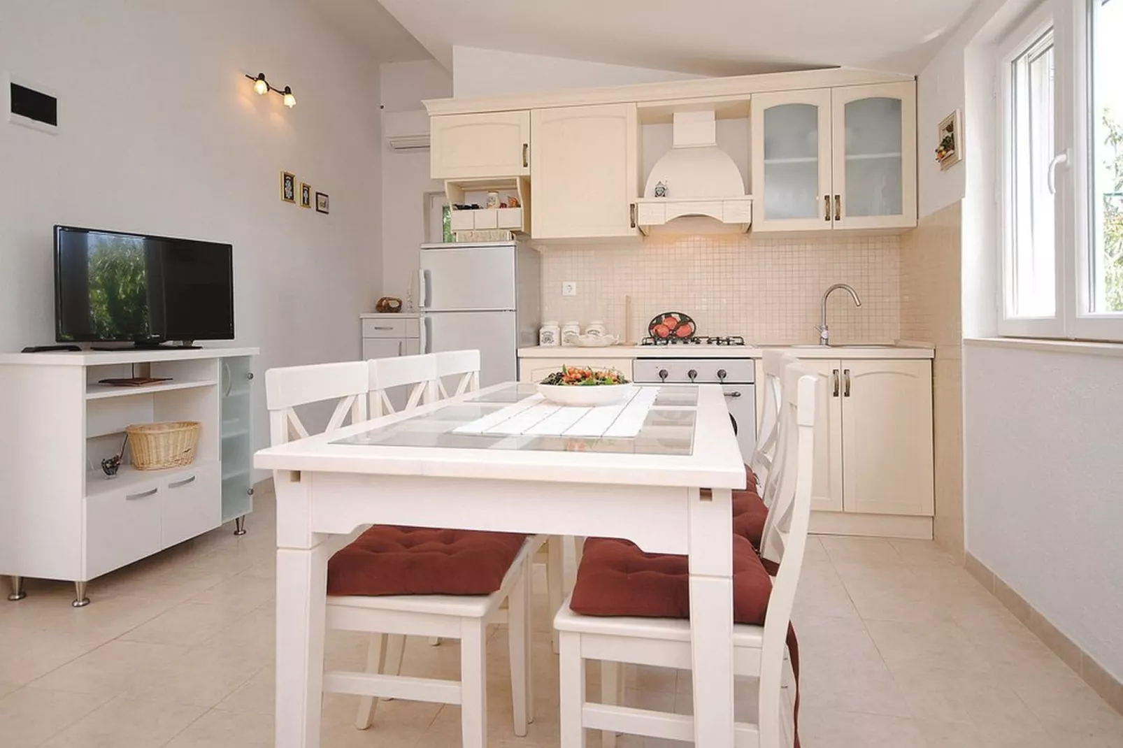 Picturesque Escape Holiday Home with Pool and Sauna - Four Bedroom Holiday Home with Sauna and Pool - Slaapkamer