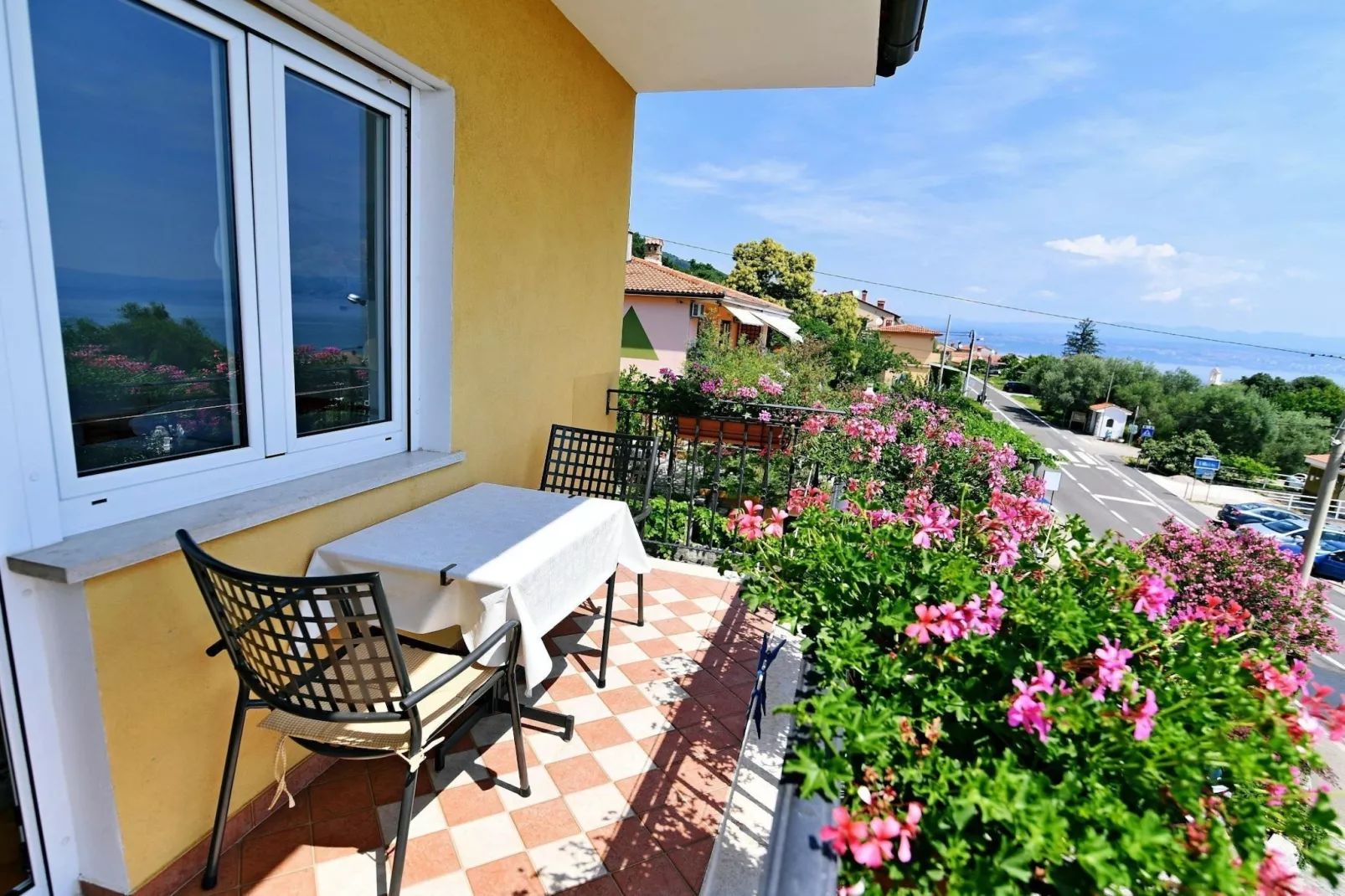 Scenic Retreat Rooms and Family Apartments - Double Room with Balcony 1 - Terrasbalkon