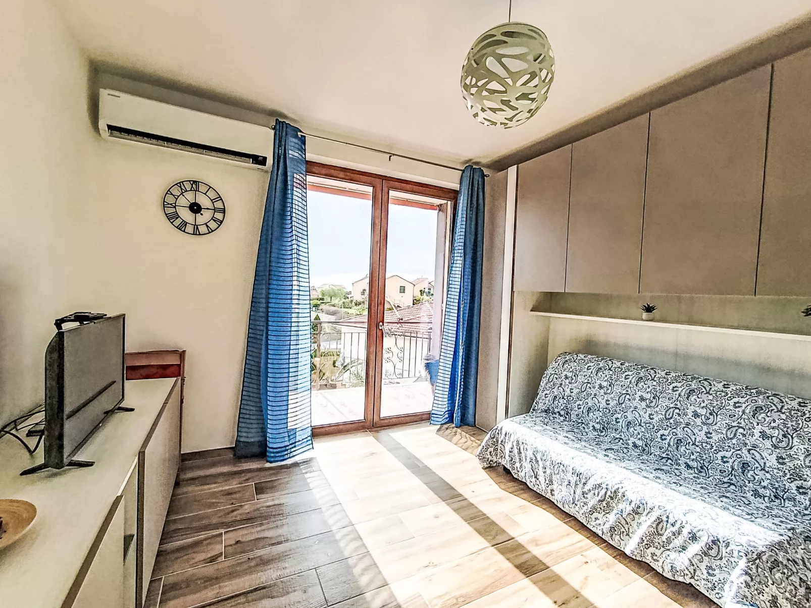 Titti e Giba - Binnen