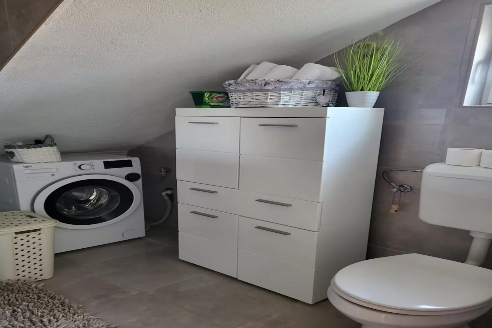 Elegant Trogir Apartment with Garden Terrace - Two Bedroom Apartment - Badkamer