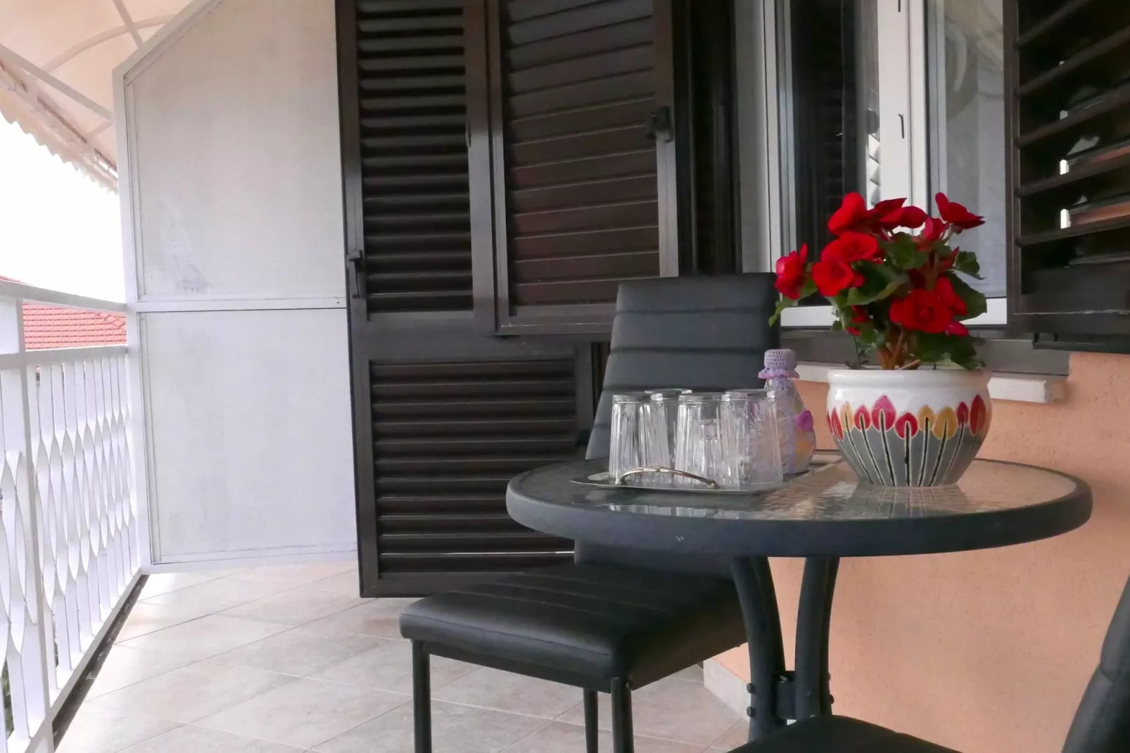 Scenic and Sunny Apartments with Sea View and Balcony - One Bedroom Apartment with Balcony (owner mali) - Terrasbalkon