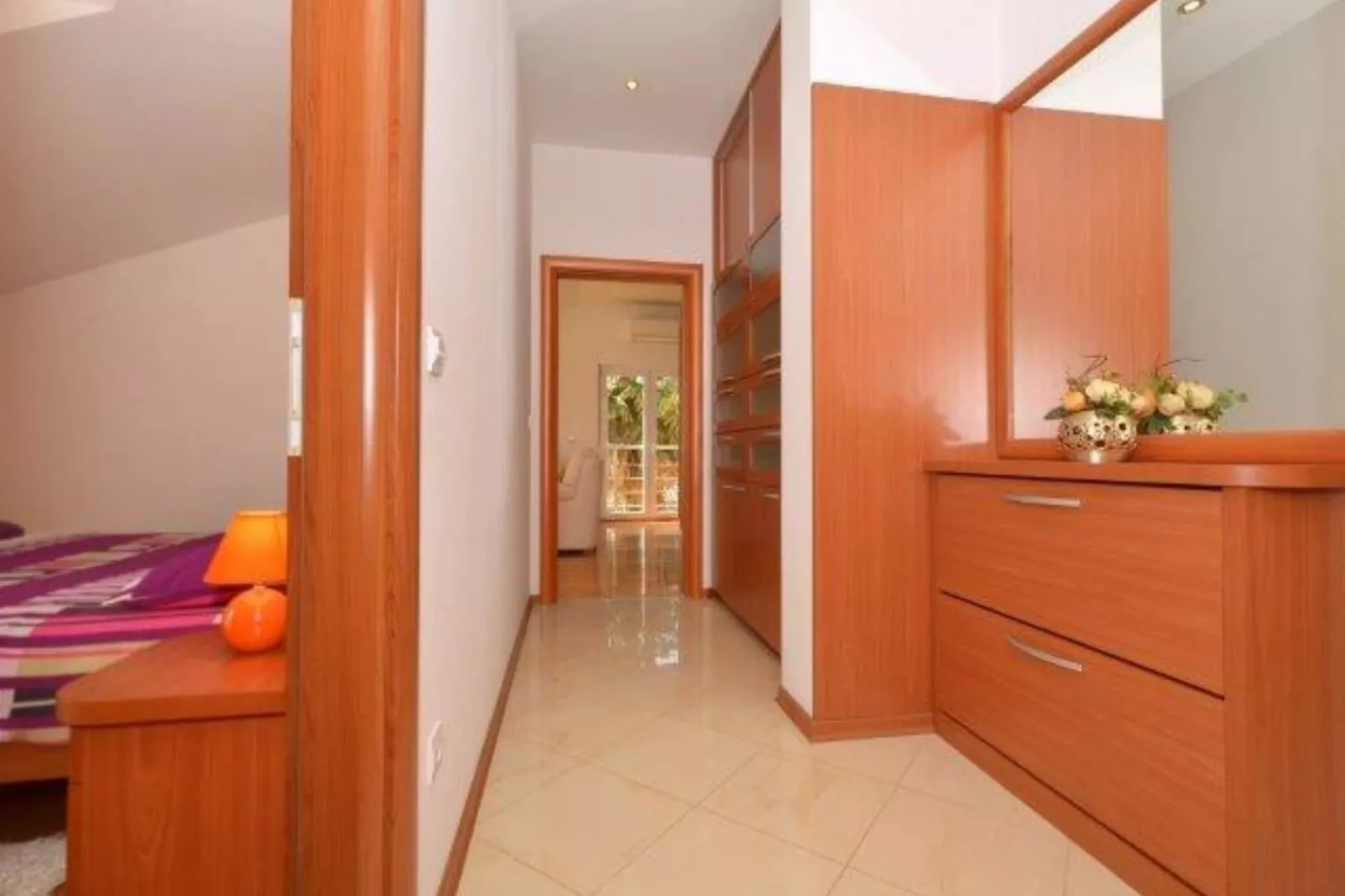 Bright Kaštela Apartment with Balcony and Private Parking - Two Bedroom Apartment - Slaapkamer