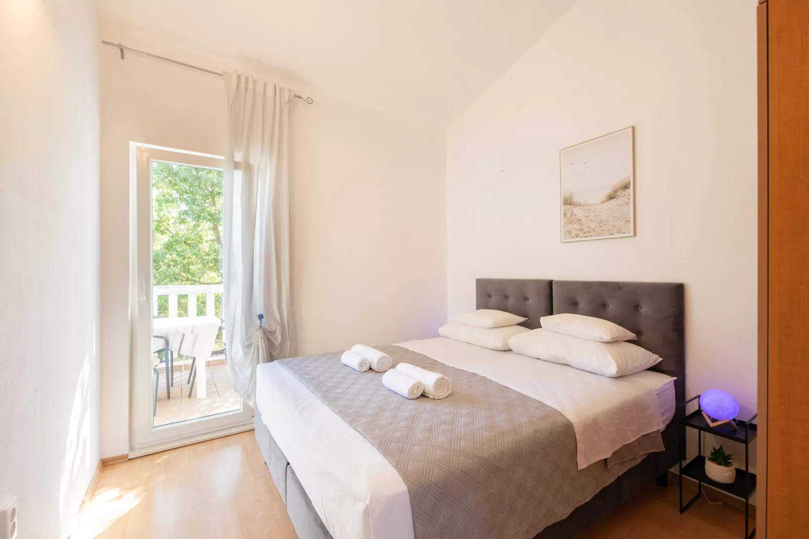 Spacious Prgomet Retreat with Private Pool, Fitness Centre, and Garden - Three Bedroom Villa - Slaapkamer