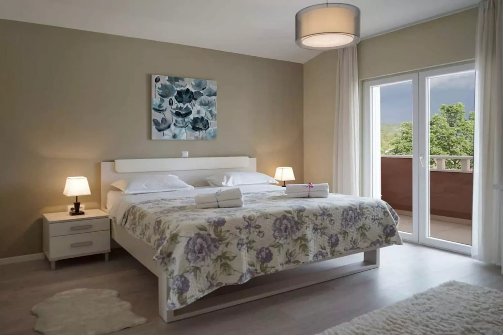 Peaceful Escape with Mountain Views, Heated Pool and Modern Amenities in Radošić - Four Bedroom Villa - Slaapkamer