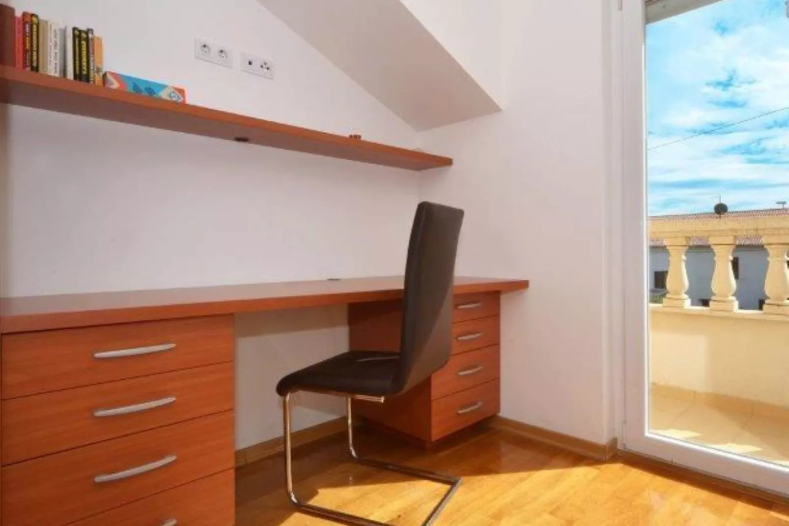 Bright Kaštela Apartment with Balcony and Private Parking - Two Bedroom Apartment - Slaapkamer