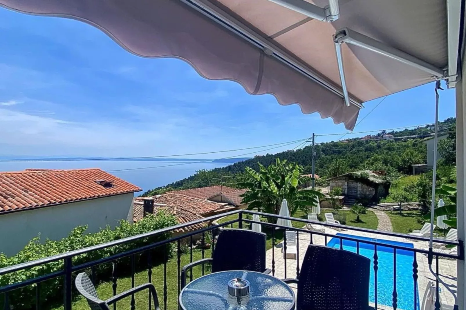 Luxury Lovran Apartments with Swimming Pool - Classic One Bedroom Apartment - Terrasbalkon