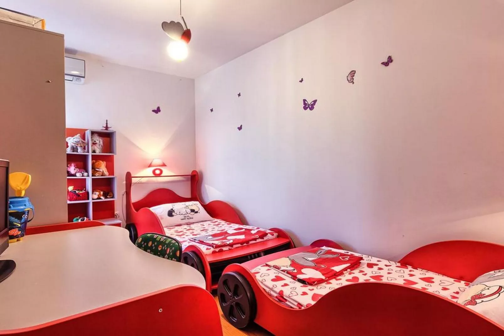 Luxury Apartment Okrug Gornji with Sea View and Pool - Three Bedroom Apartment with Sea View and Pool - Slaapkamer