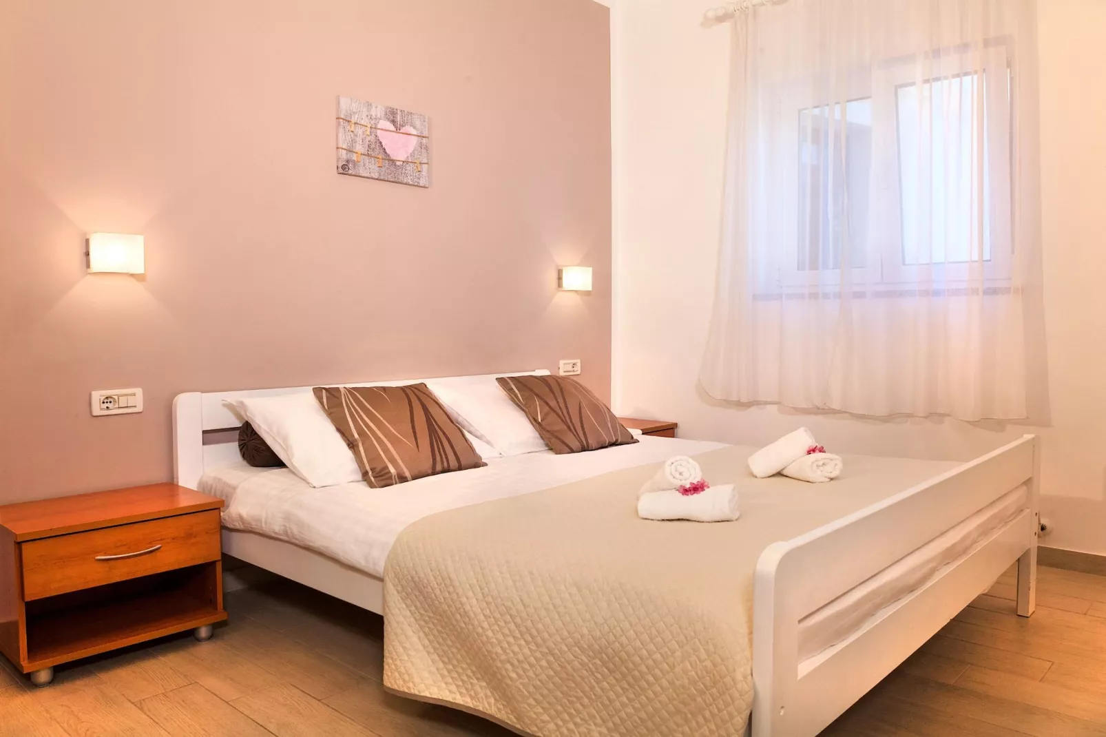 Splendid Beachfront Medveja Apartments - Deluxe Two Bedroom Apartment with Terrace and Sea View - Slaapkamer