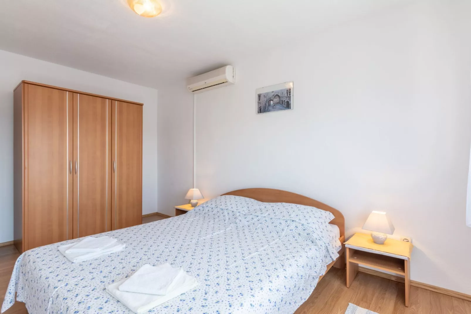 Charming Trogir Apartments with Balcony - Comfort One Bedroom Apartment with Balcony - Slaapkamer