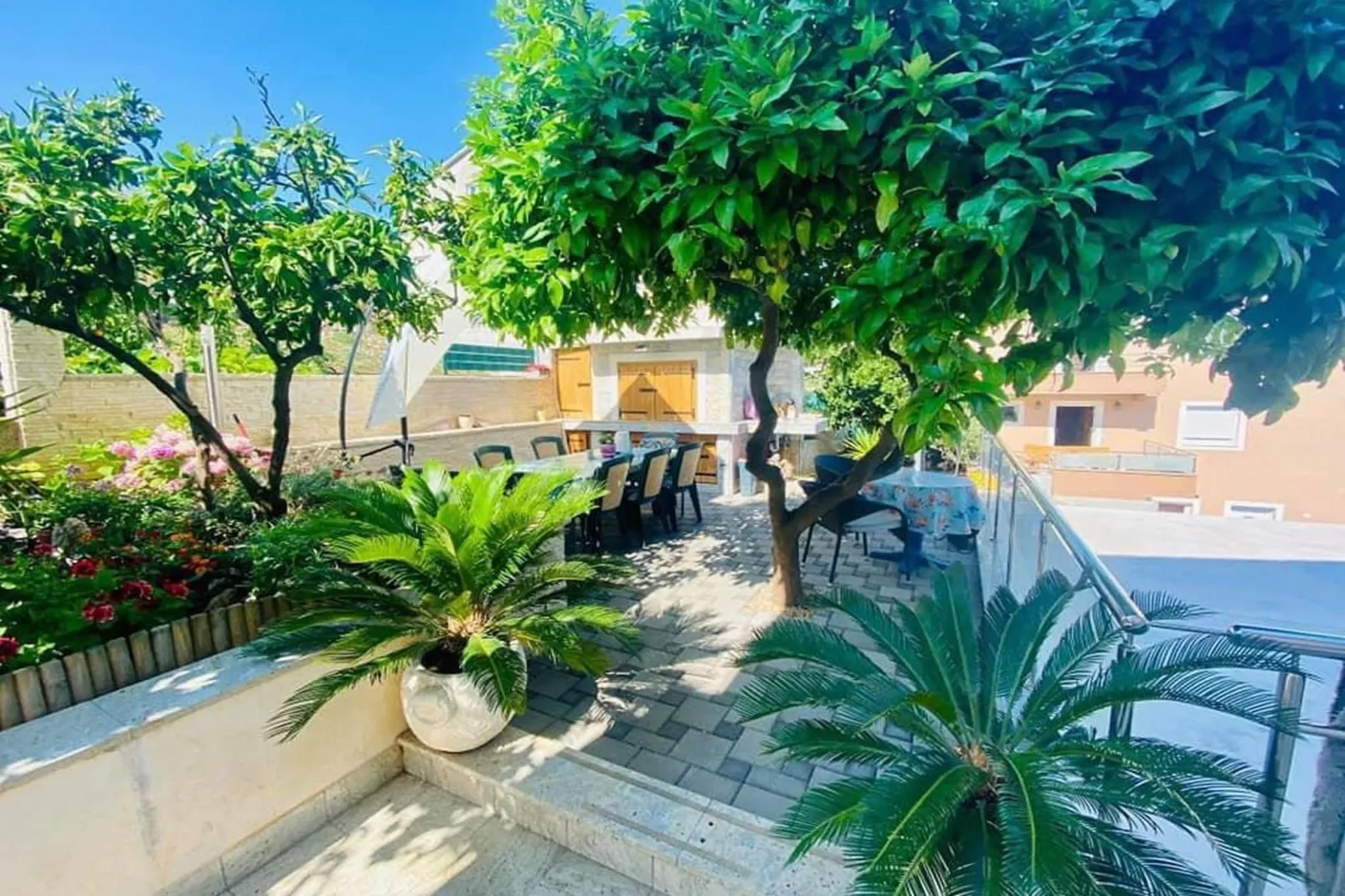 Mastrinka Bright Apartment with Free Parking and Modern Amenities - Two Bedroom Apartment - Buitenlucht