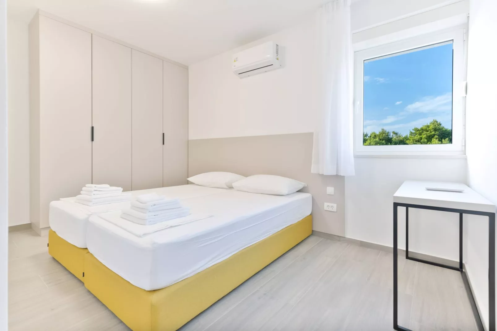 Luxury Living at Horizon Retreat - Comfort Three Bedroom Apartment (owner Central S8) - Slaapkamer