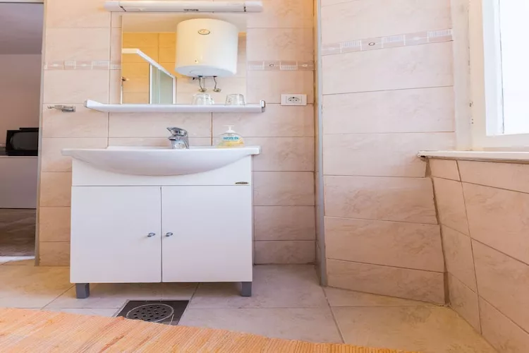 Secret & Stylish Hideaway Apartments Zadar Old Town - Double Room (owner Mila Room) - Badkamer