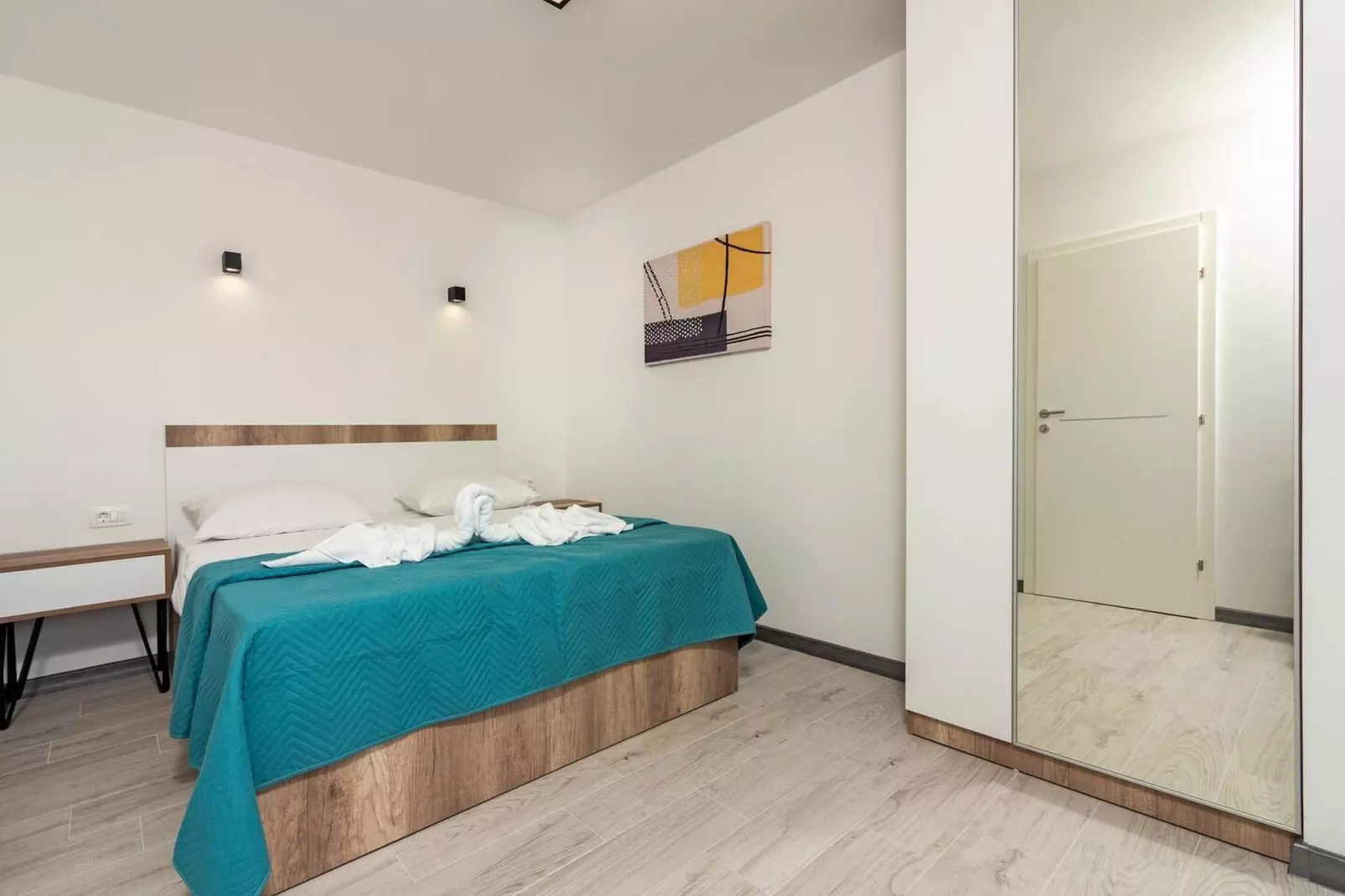 Modern Apartments with Private Balcony - One Bedroom Apartment (Owner S1) - Slaapkamer