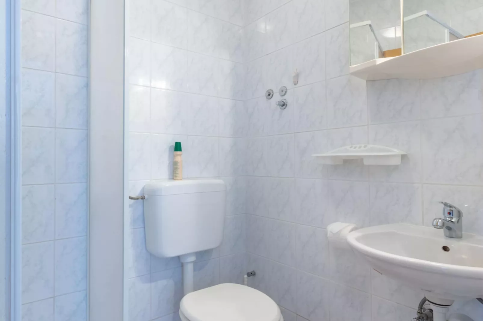 Charming Trogir Apartments with Balcony - Comfort One Bedroom Apartment with Balcony - Badkamer