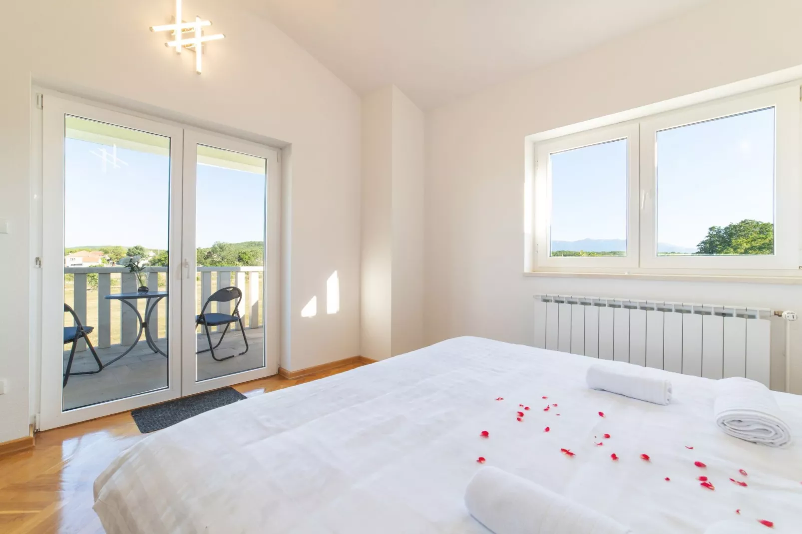 Idyllic Getaway Lovrec Villa with Pool - Five Bedroom Villa with Pool - Slaapkamer