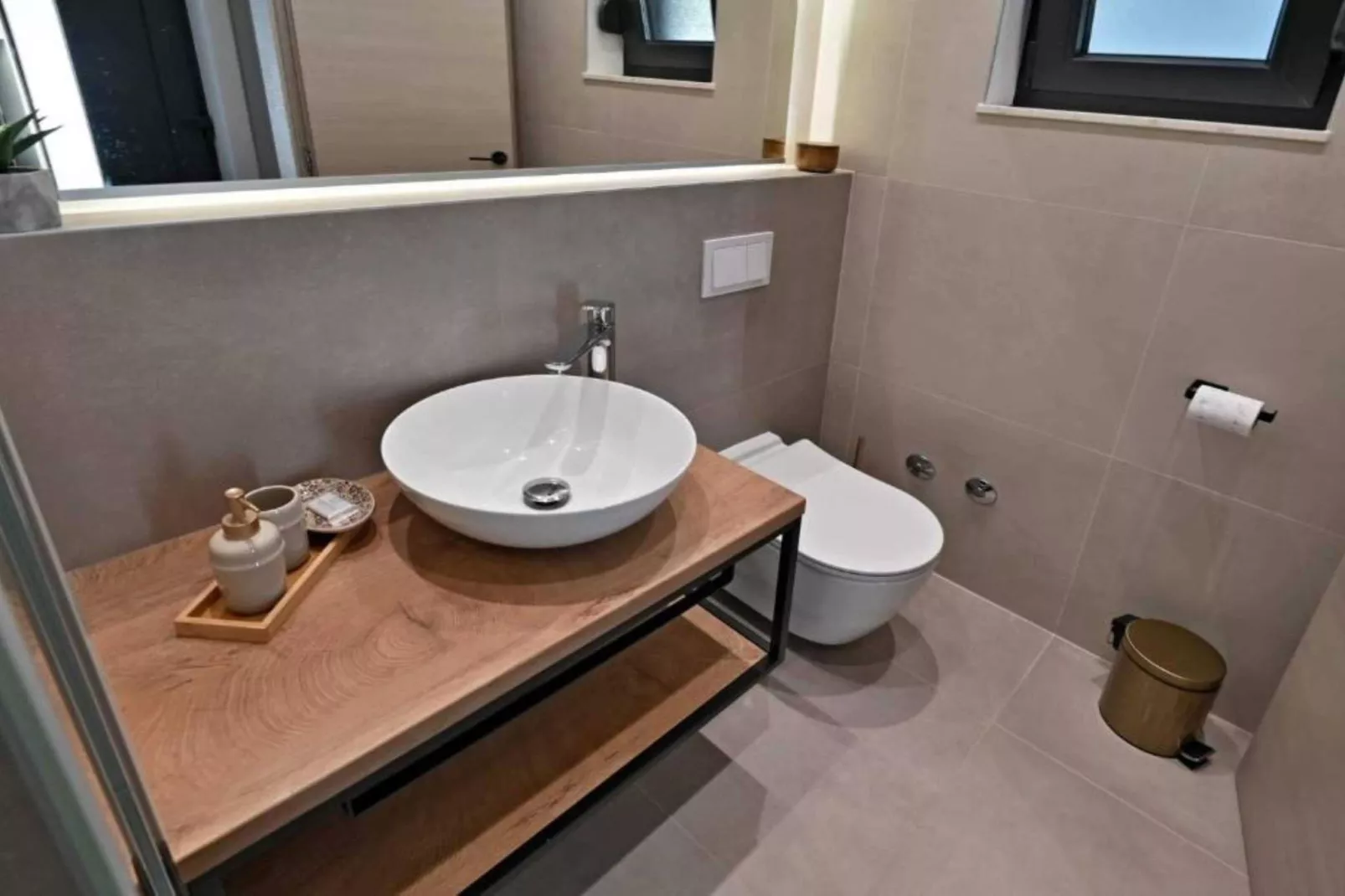 Luxury Slatine Apartments with Terrace and Garden - One Bedroom Apartment with Terrace - Badkamer