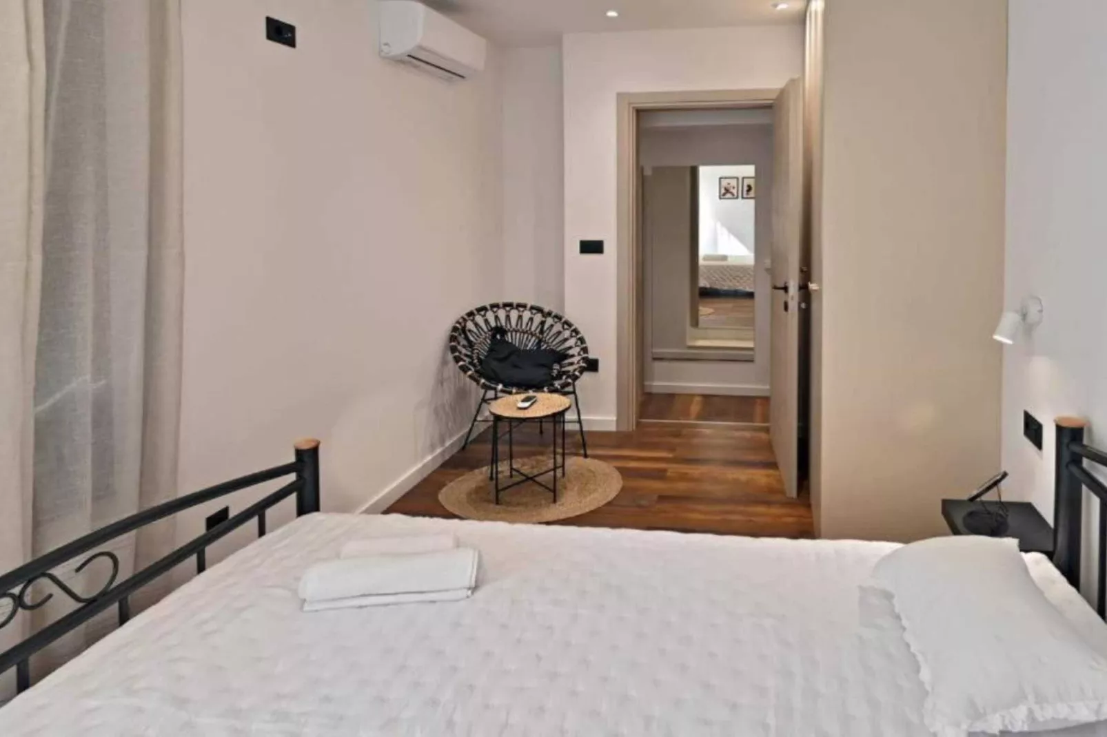 Luxury Slatine Apartments with Terrace and Garden - Two Bedroom Apartment with Terrace - Slaapkamer