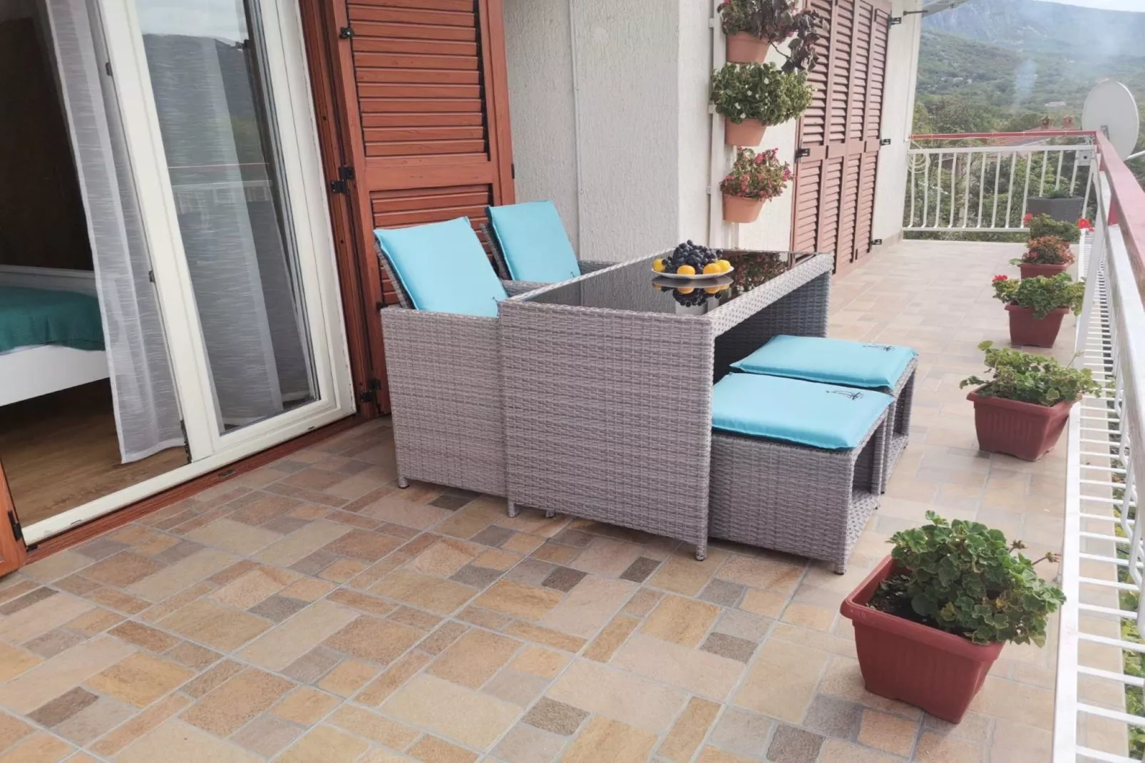 Chic Apartment Tribalj with Private Balcony - One Bedroom Apartment - Terrasbalkon