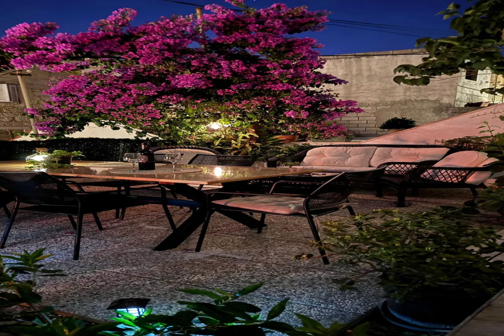 Elegant Trogir Apartment with Garden Terrace - Two Bedroom Apartment - Terras