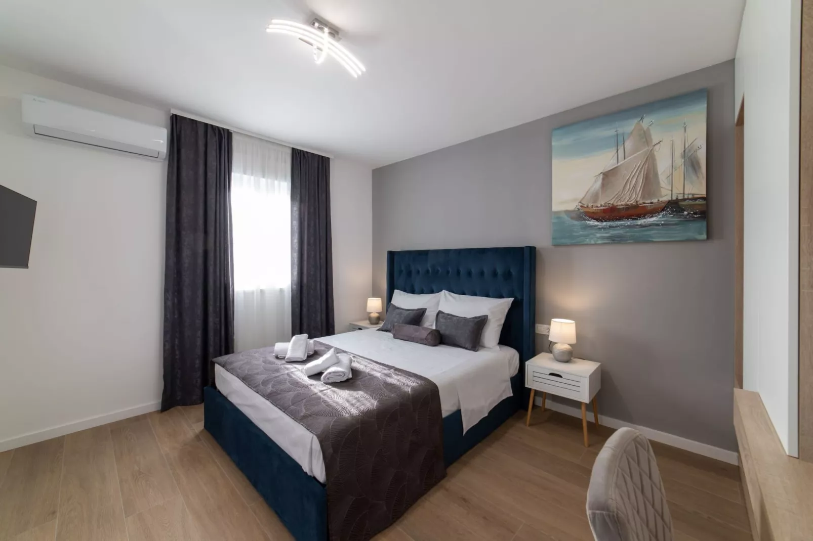 Luxury Kastela Villa with Heated Pool and Lounge Area - Four Bedroom Villa - Slaapkamer