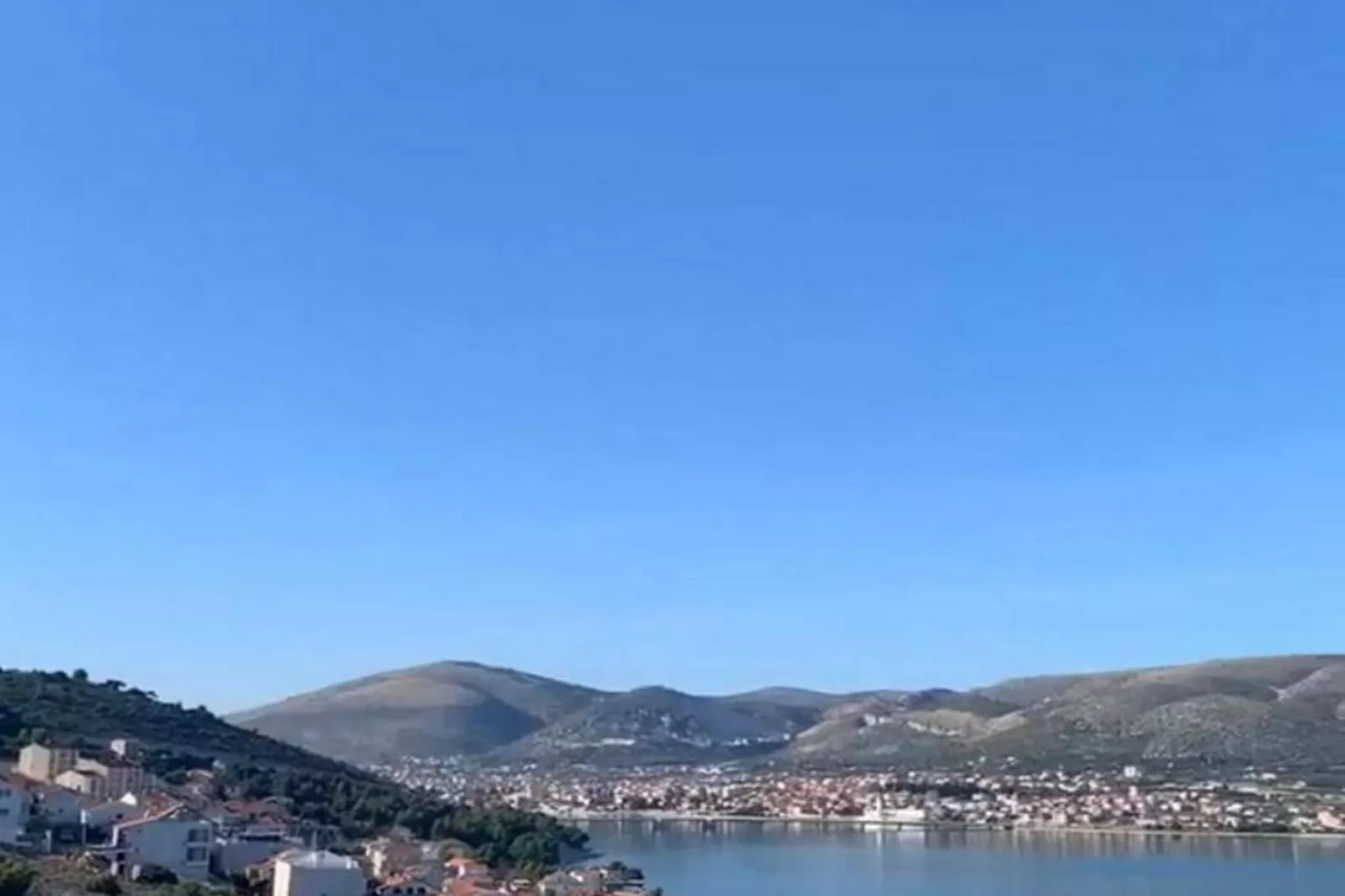 Mastrinka Bright Apartment with Free Parking and Modern Amenities - Two Bedroom Apartment - Uitzicht