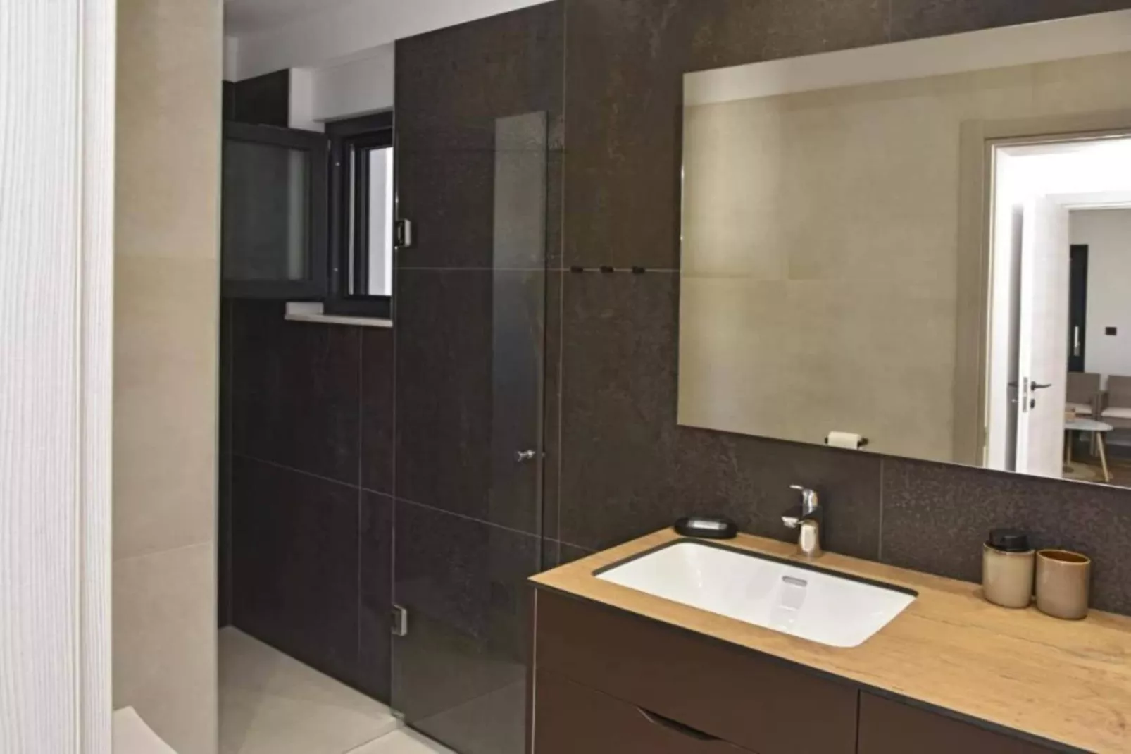 Luxury Slatine Apartments with Terrace and Garden - Two Bedroom Apartment with Terrace - Badkamer