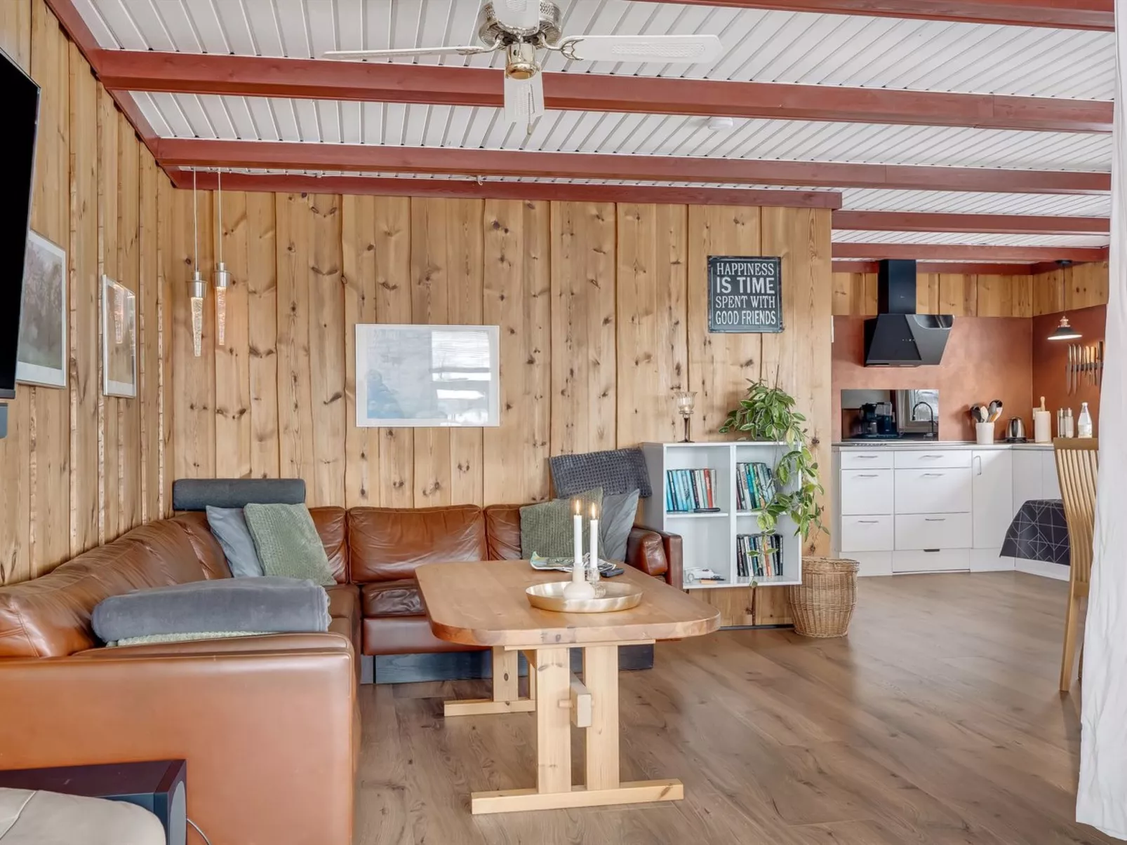 "Dimo" - 75m to the fjord - Binnen