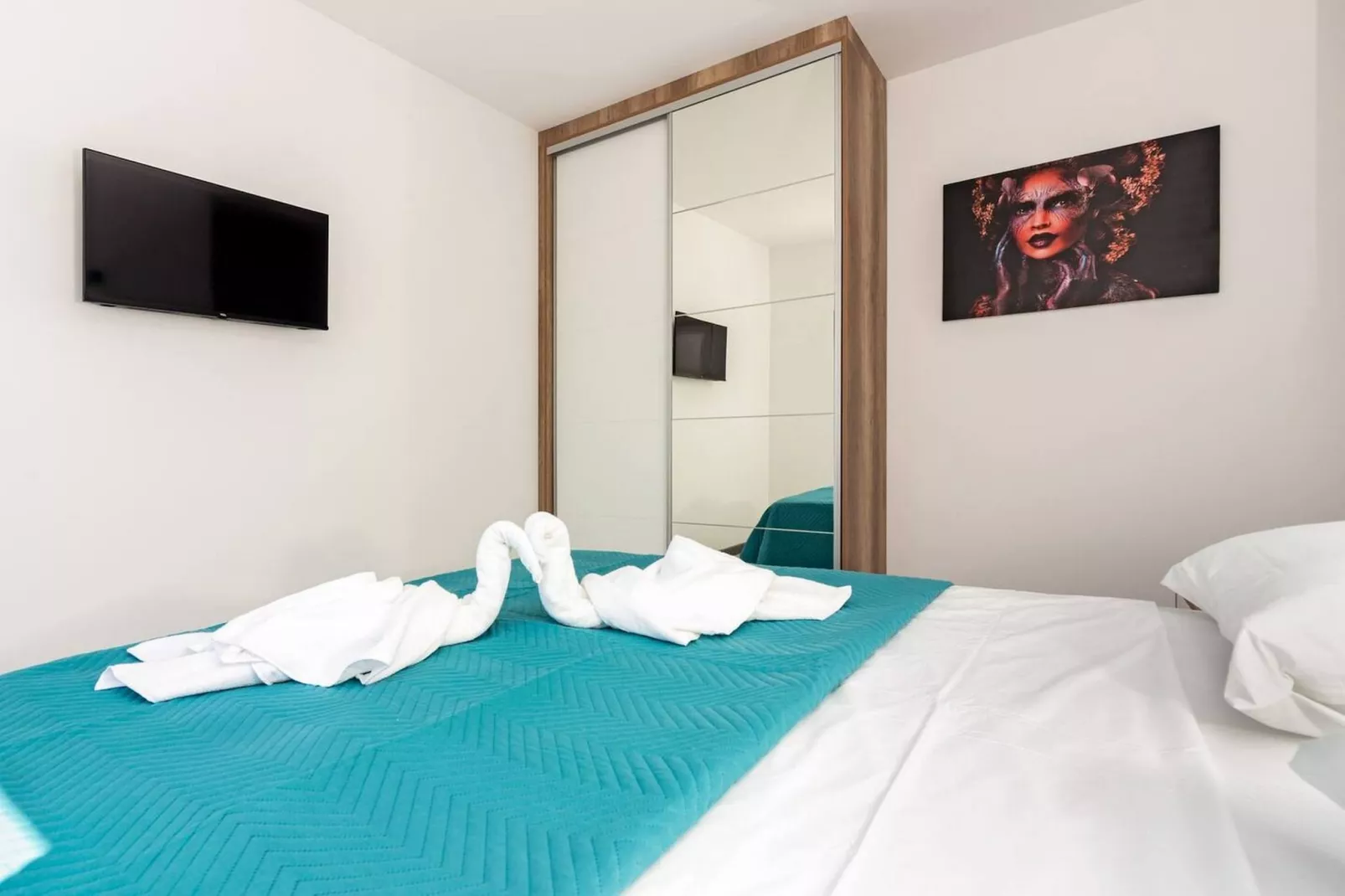 Modern Apartments with Private Balcony - Premium One Bedroom Apartment (Owner S2) - Slaapkamer