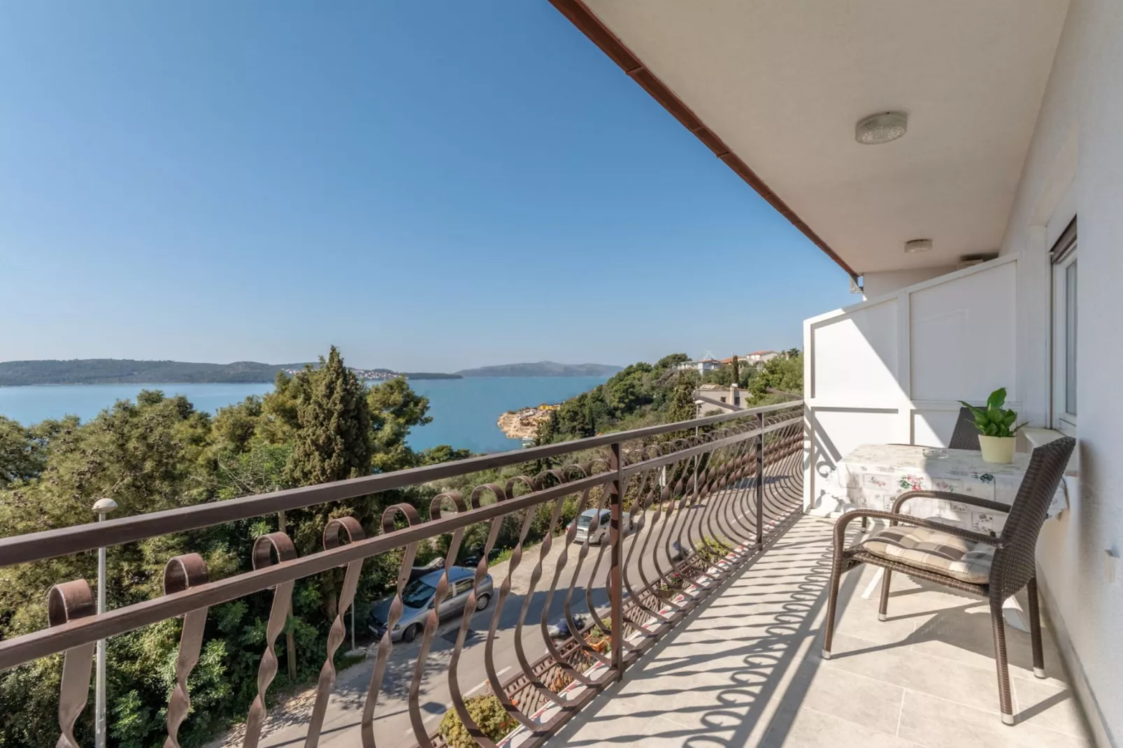 Charming Trogir Apartments with Balcony - Comfort One Bedroom Apartment with Balcony - Terrasbalkon