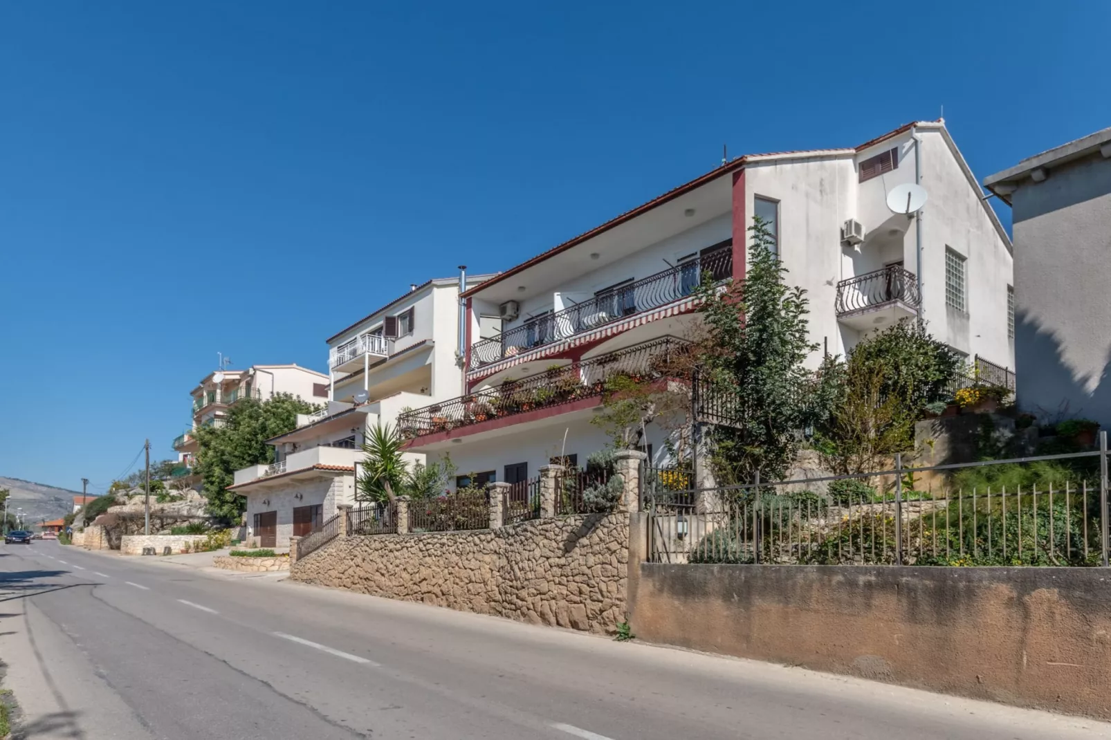 Charming Trogir Apartments with Balcony - One Bedroom Apartment with Balcony - Buitenlucht