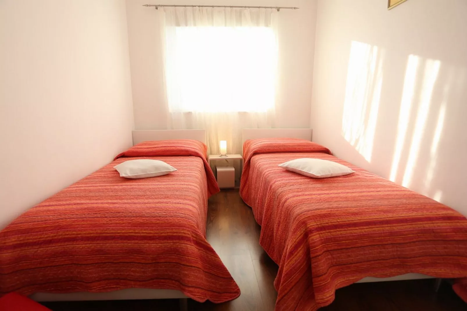 Okrug Gornji Luxurious Escape Villa with Pool - Five Bedroom Villa with Pool - Slaapkamer