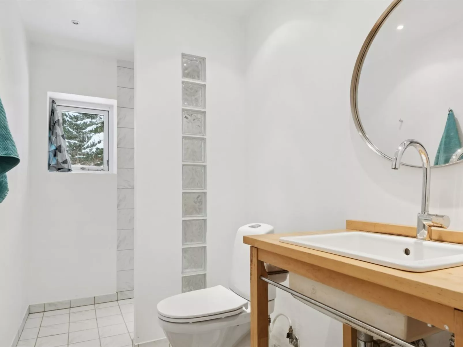 "Hansi" - 2.1km from the sea - Binnen