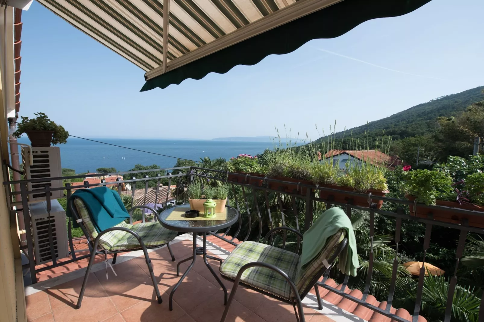 Stylish Lovran Sea View Apartments - Studio Apartment with Balcony and Sea View - Terrasbalkon