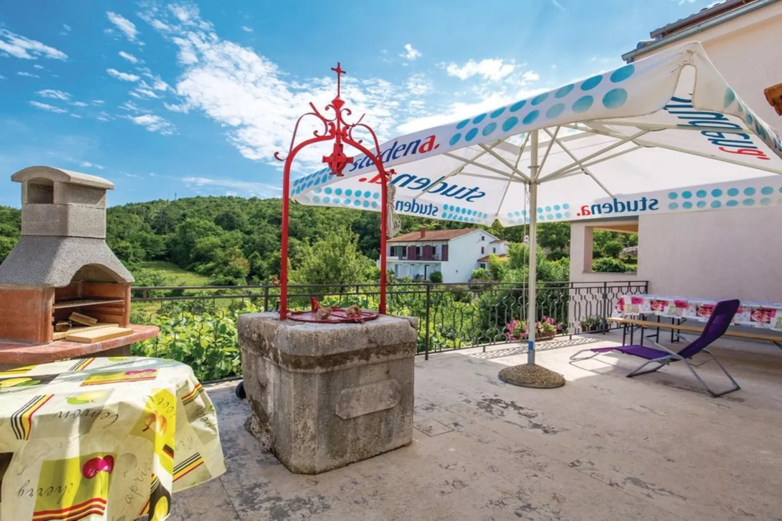 Scenic Seafront Brsec Apartment - Three Bedroom Apartment  with Terrace - Faciliteiten