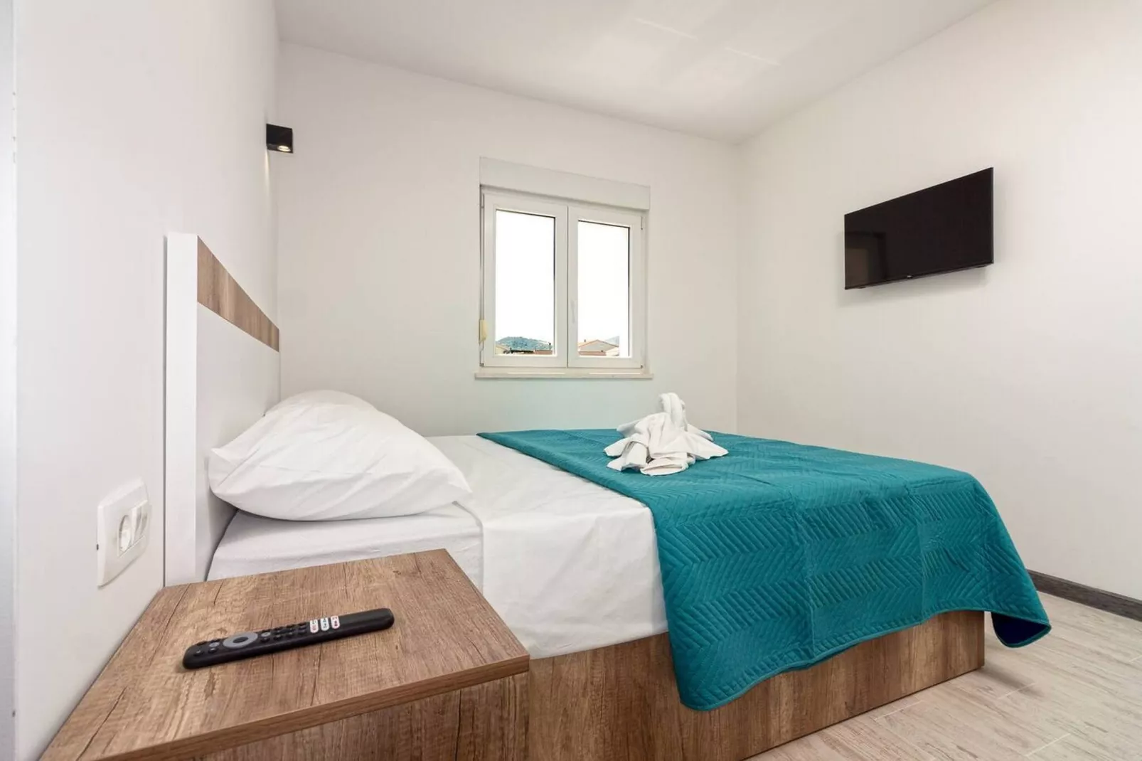 Modern Apartments with Private Balcony - Premium One Bedroom Apartment (Owner S2) - Slaapkamer
