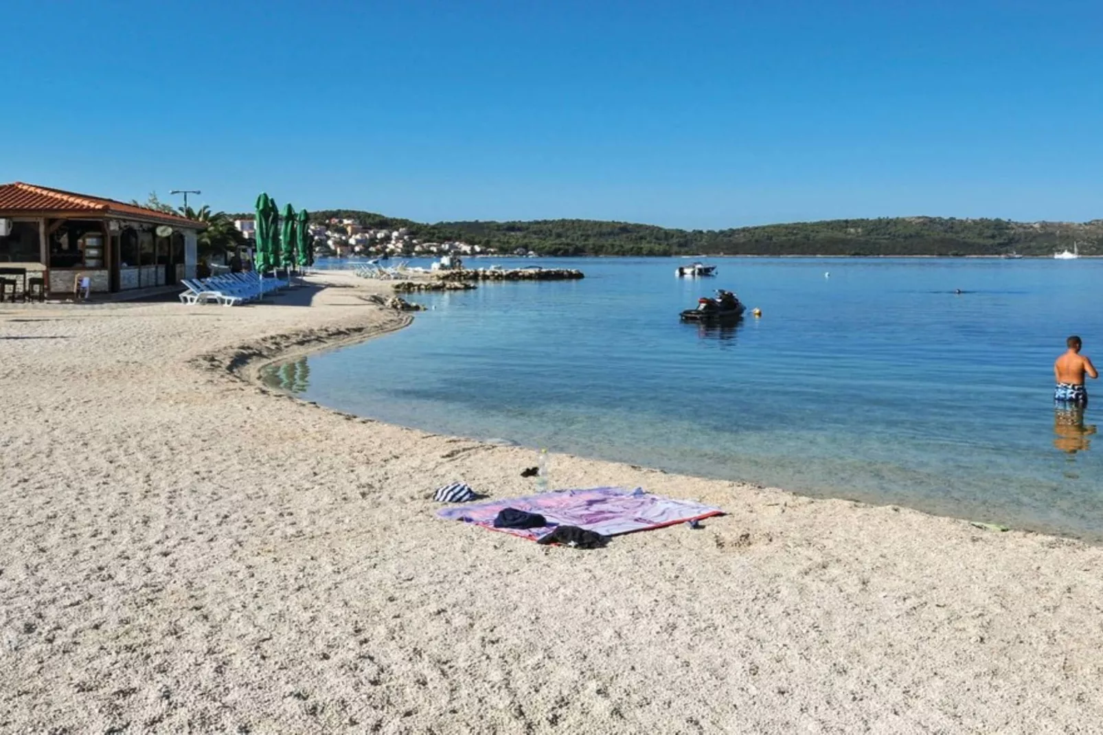 Holiday Home by the Sea with Terrace & Ocean Views on Čiovo - Two Bedroom Holiday Home - Sfeer