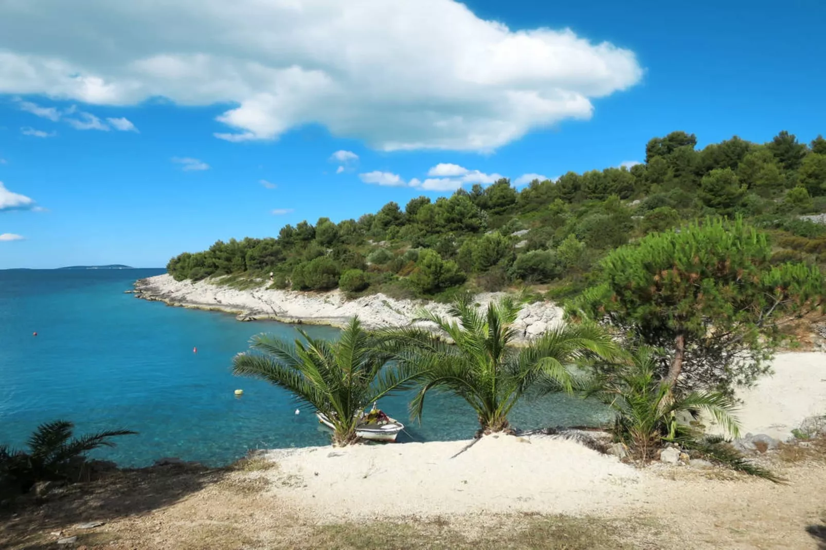 Sea-View Apartments with Pool, Terrace, and Outdoor Lounge in Scenic Čiovo Island - Comfort One Bedroom Apartment (Sollis III) - Buitenlucht