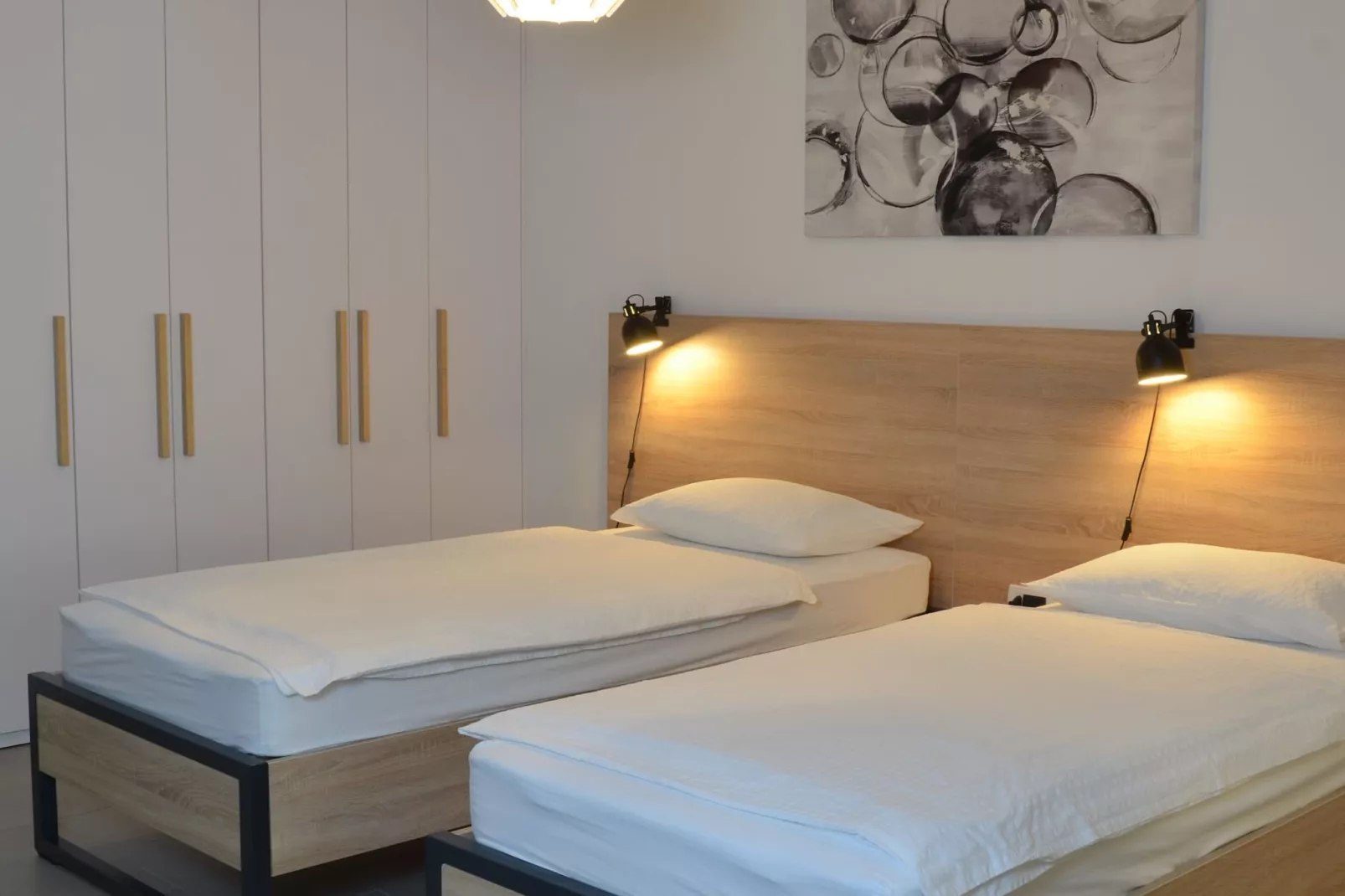 Stylish Apartments with Osijek Near Top Attractions - Comfort Studio Apartment - Maks - Slaapkamer