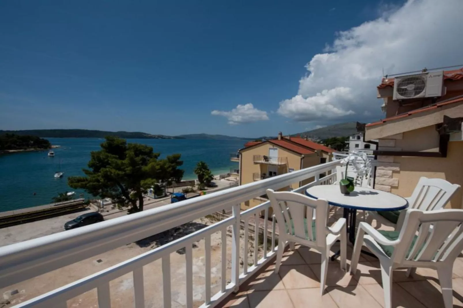 Villa Tomi - Double Room With Sea View (3) - Terrasbalkon