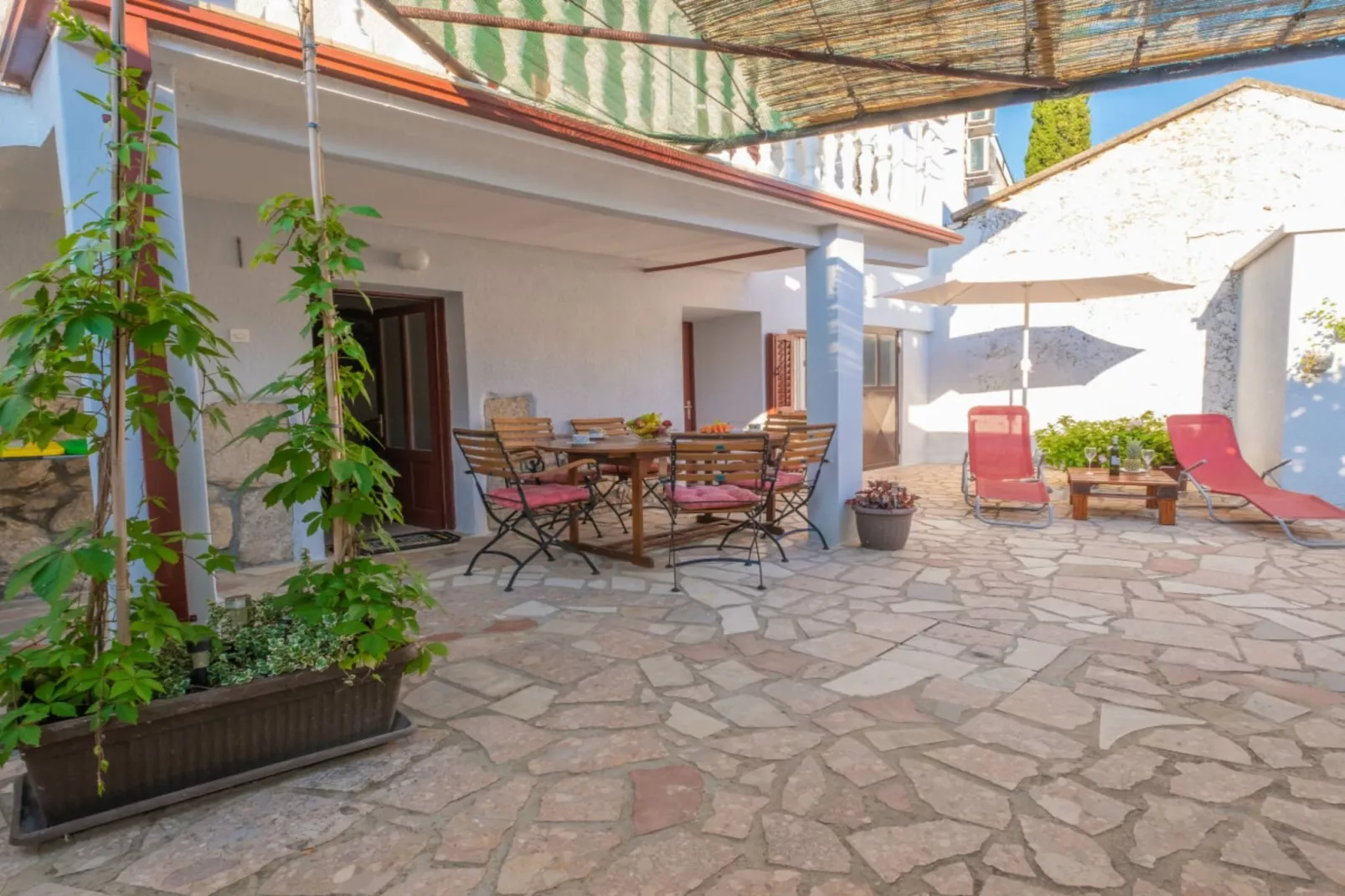 Exquisite Holiday Home with Private Pool and Sauna - Three Bedroom Holiday Home - Buitenlucht
