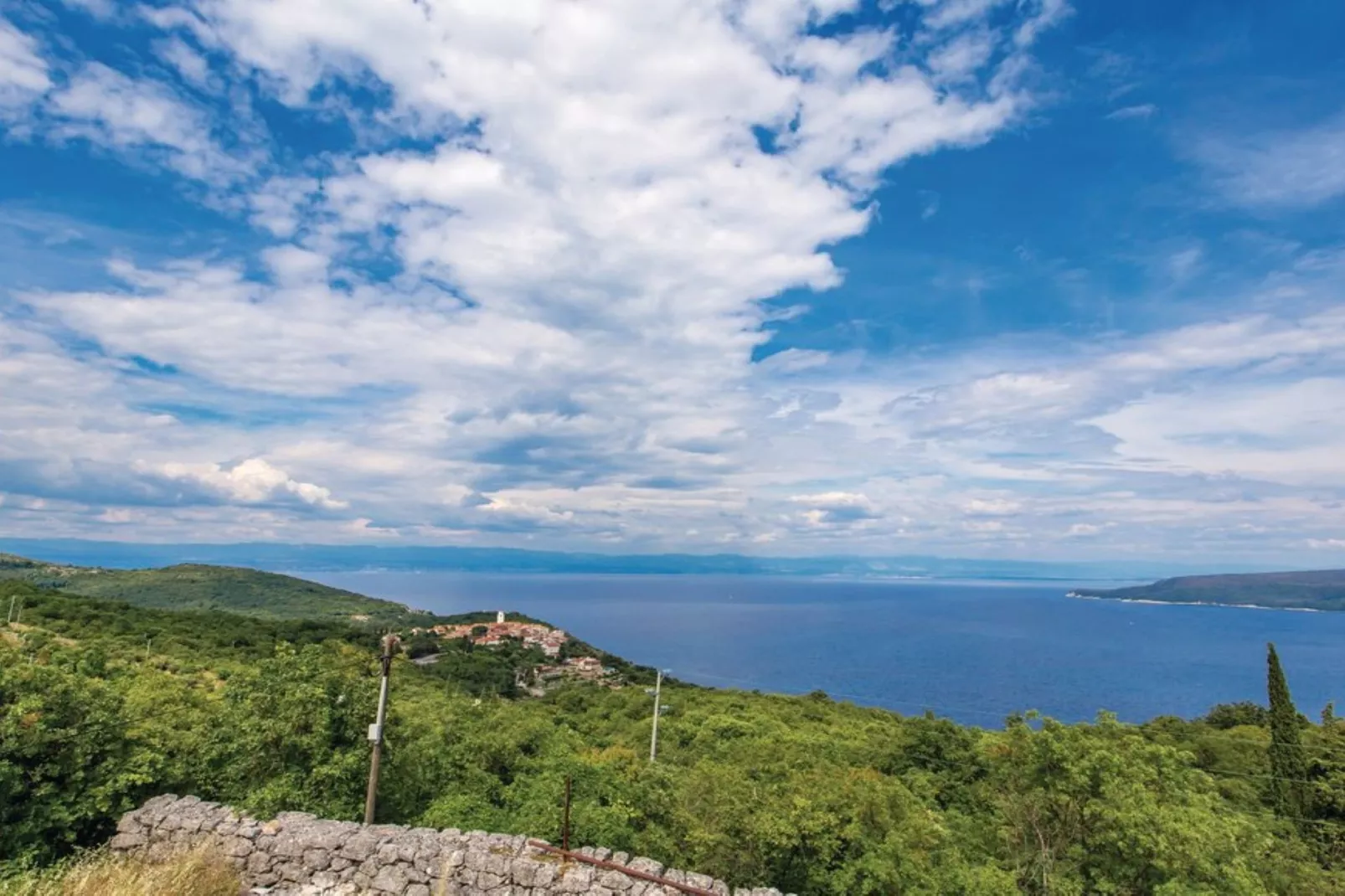 Scenic Seafront Brsec Apartment - Three Bedroom Apartment  with Terrace - Buitenlucht