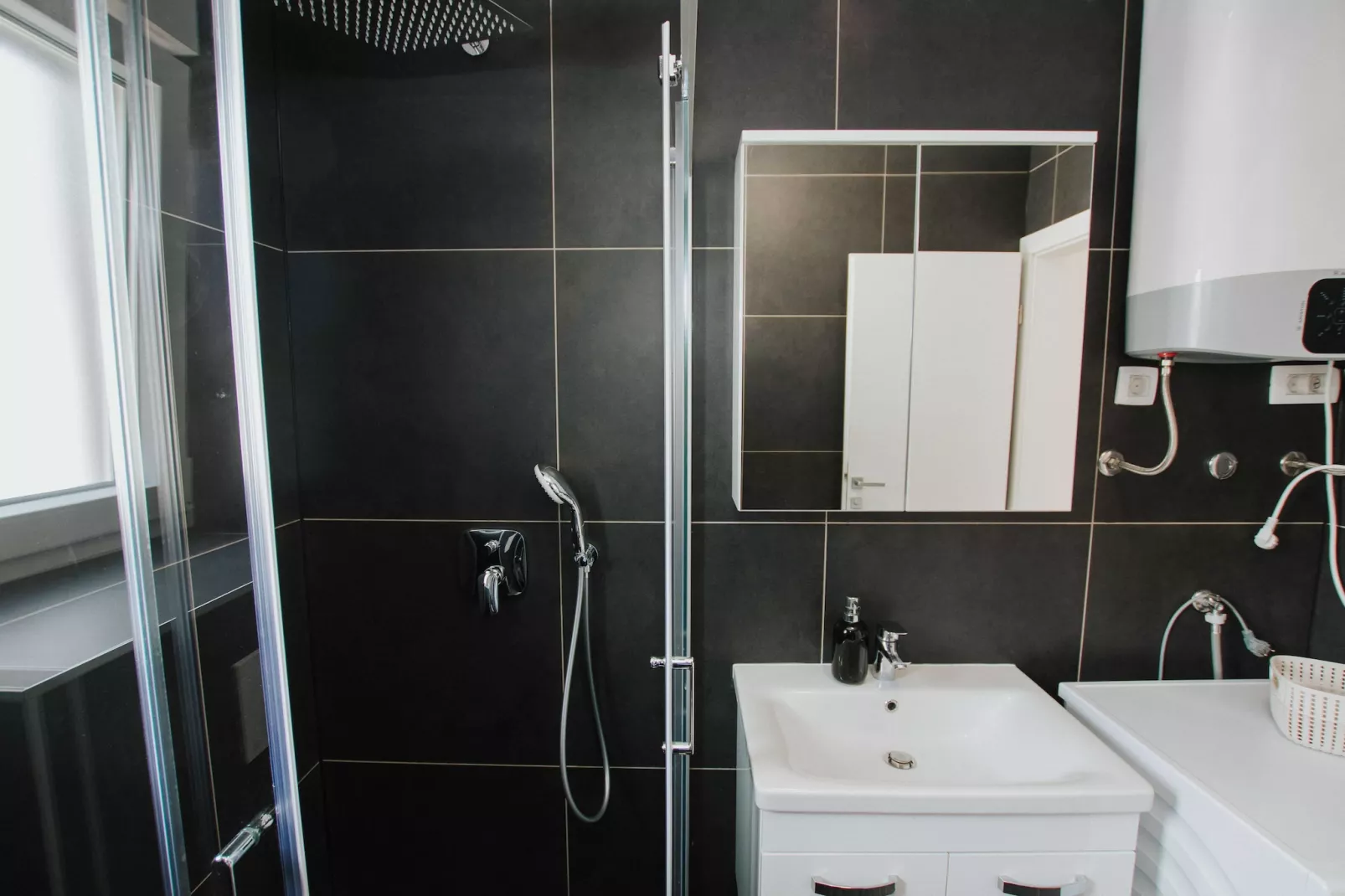 Spacious Luxury Trogir Apartments - Standard Two Bedroom Apartment (Nora) - Badkamer