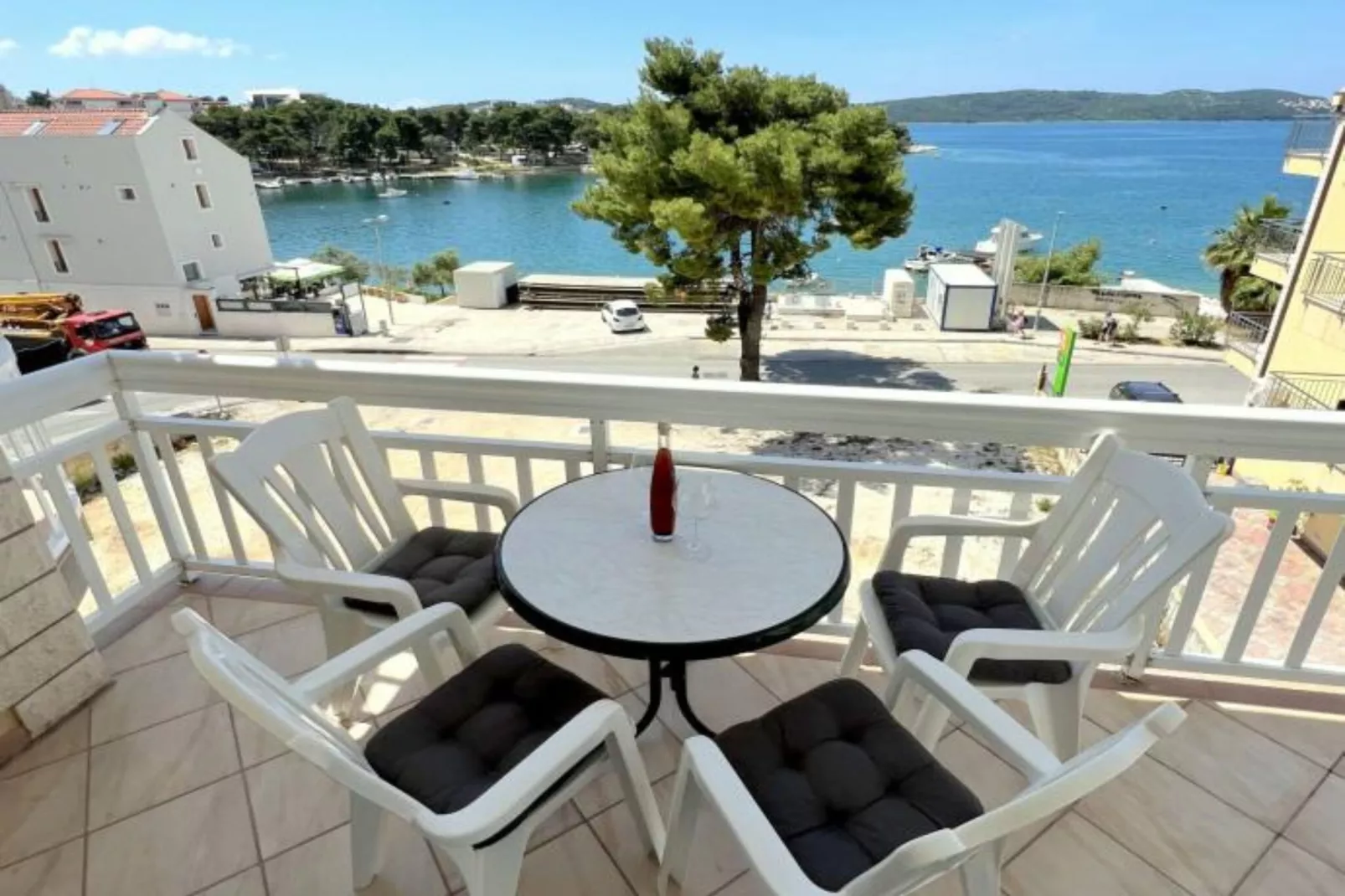 Villa Tomi - Standard One Bedroom Apartment (8) - Terrasbalkon
